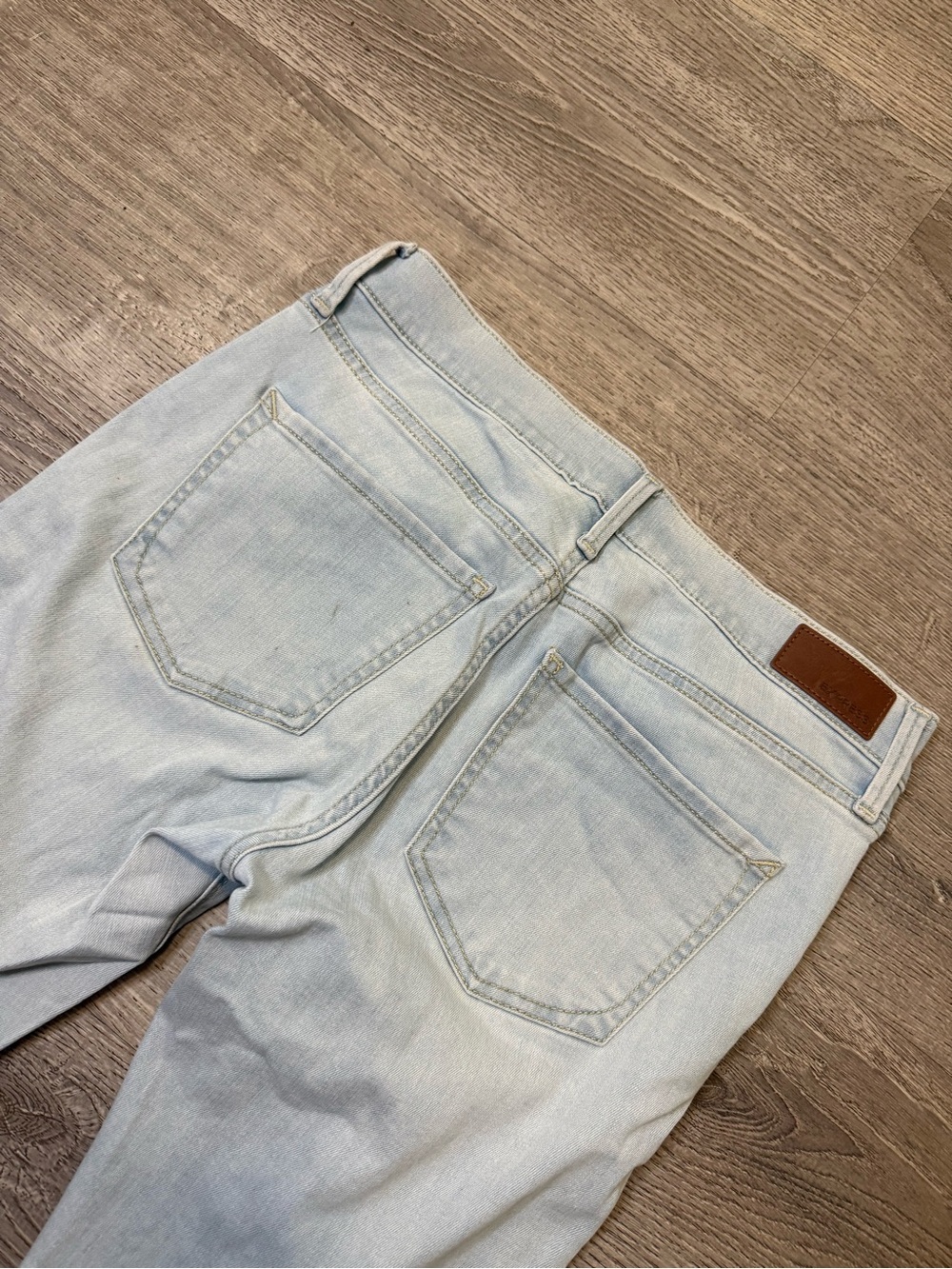 •EXPRESS• MID RISE LEGGING JEANS - Picture 5 of 8